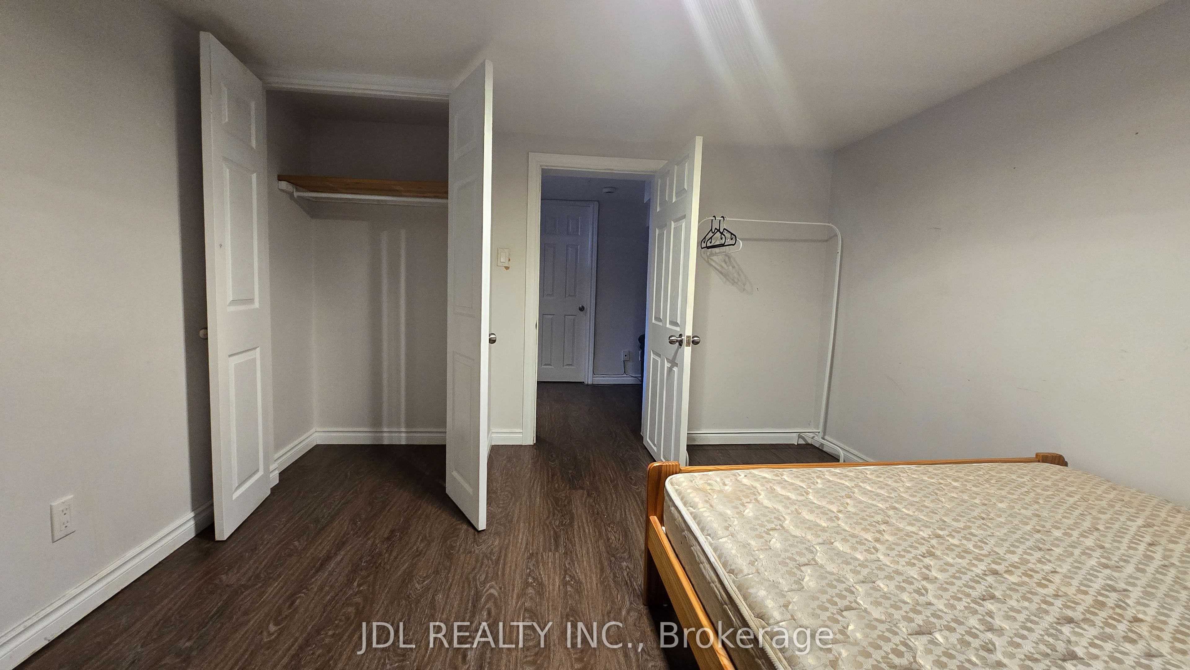 68 Meadowview Avenue Bsmt B, Markham, ON L3T 1K7 photo 2