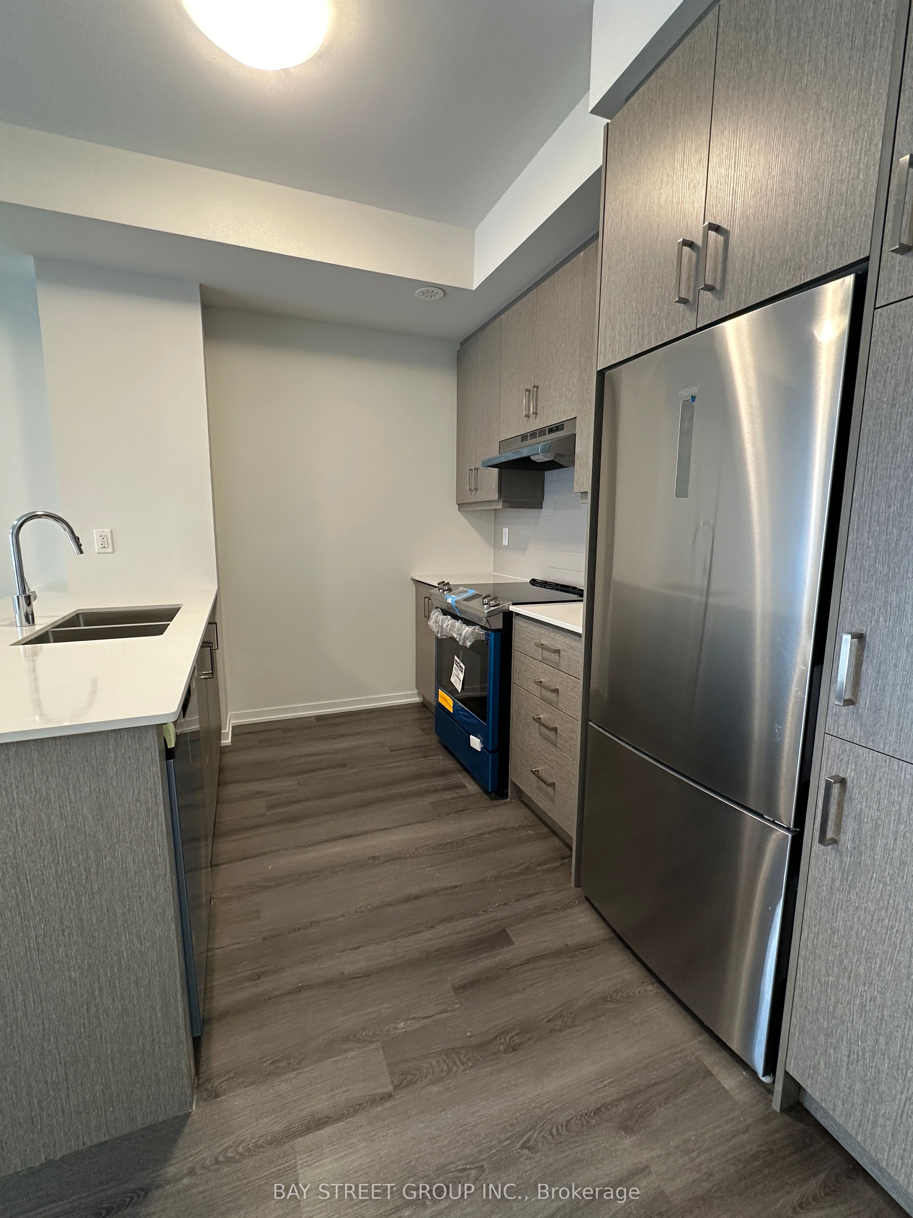151 Honey Crisp Crescent TH166, Vaughan, ON L4K 5Z8 photo 5