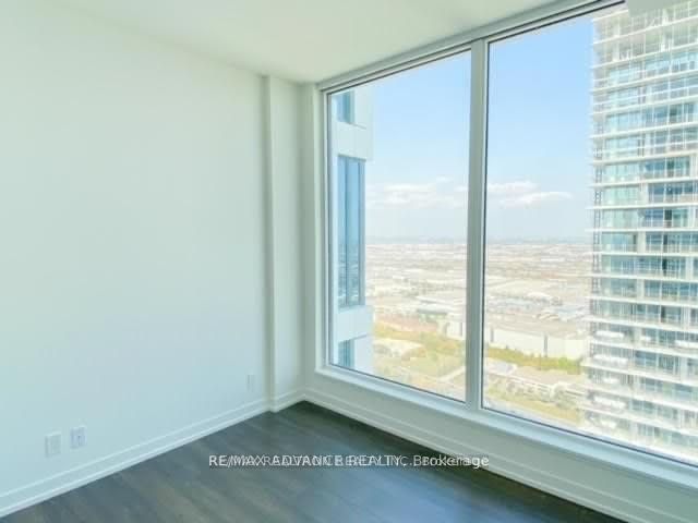 898 Portage Parkway 5103, Vaughan, ON L4K 0J6 photo 4