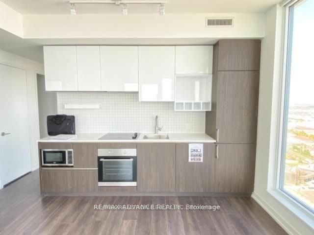 898 Portage Parkway 5103, Vaughan, ON L4K 0J6 photo 5