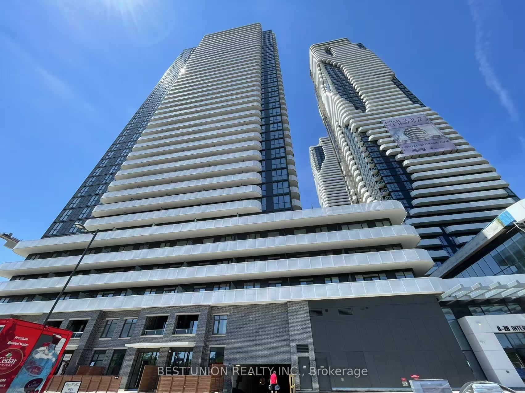28 Interchange Way 2802, Vaughan, ON L4K 0P8