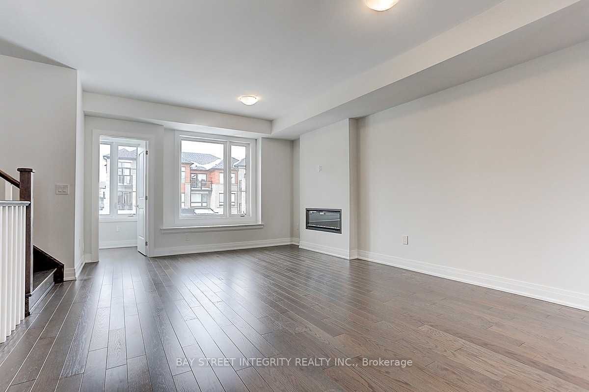 509 New England Court, Newmarket, ON L3X 0M6 photo 4