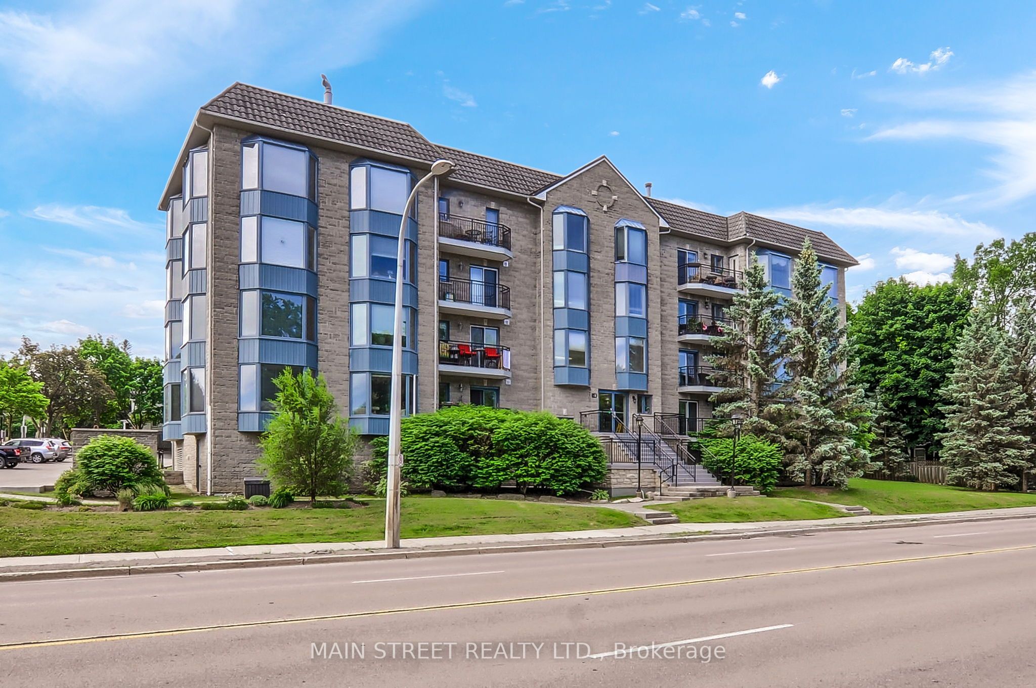 85 W Wellington Street W 306, Aurora, ON L4G 2P2