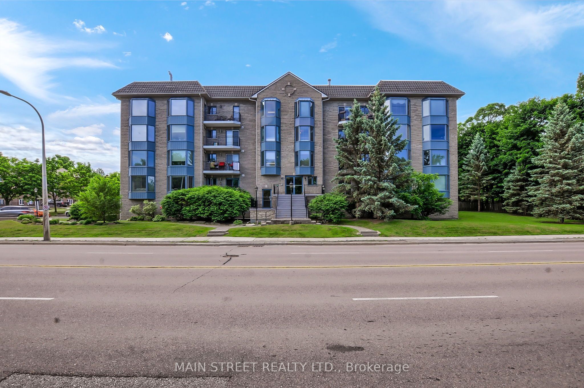 85 W Wellington Street W 306, Aurora, ON L4G 2P2 photo 3