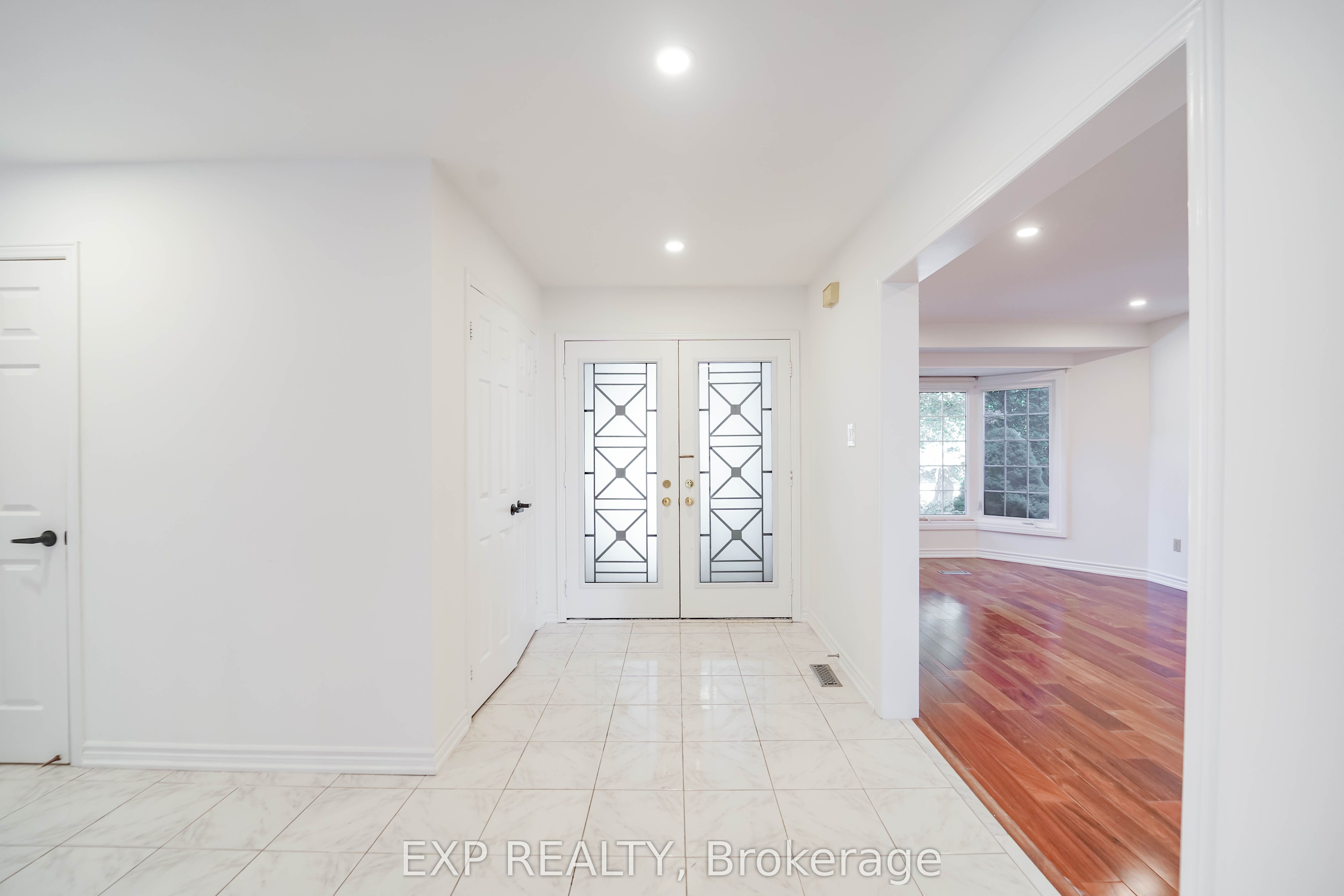 195 Savage Road, Newmarket, ON L3X 1R6 photo 3