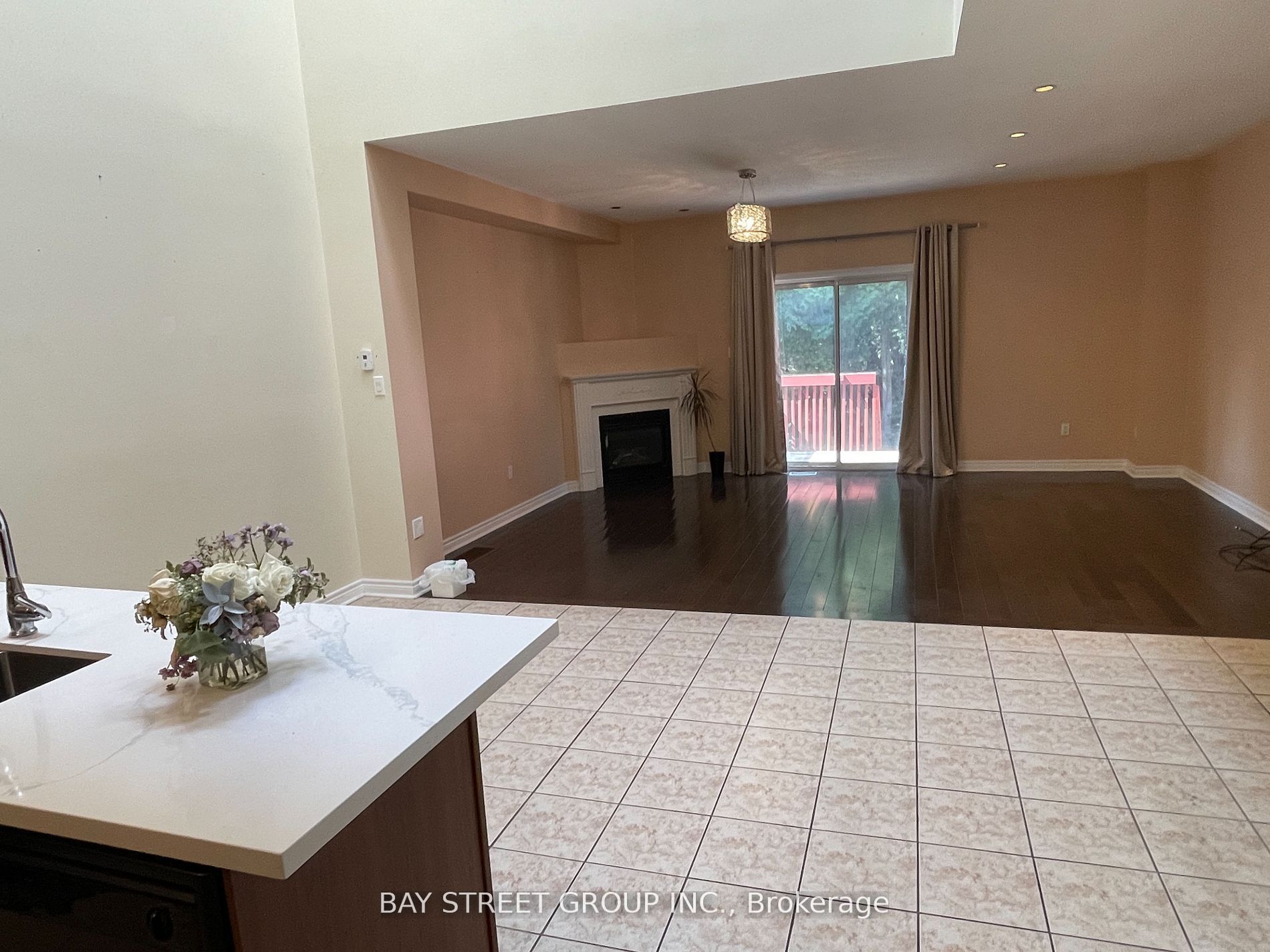 220 Yorkland Street, Richmond Hill, ON L4S 1A2 photo 2