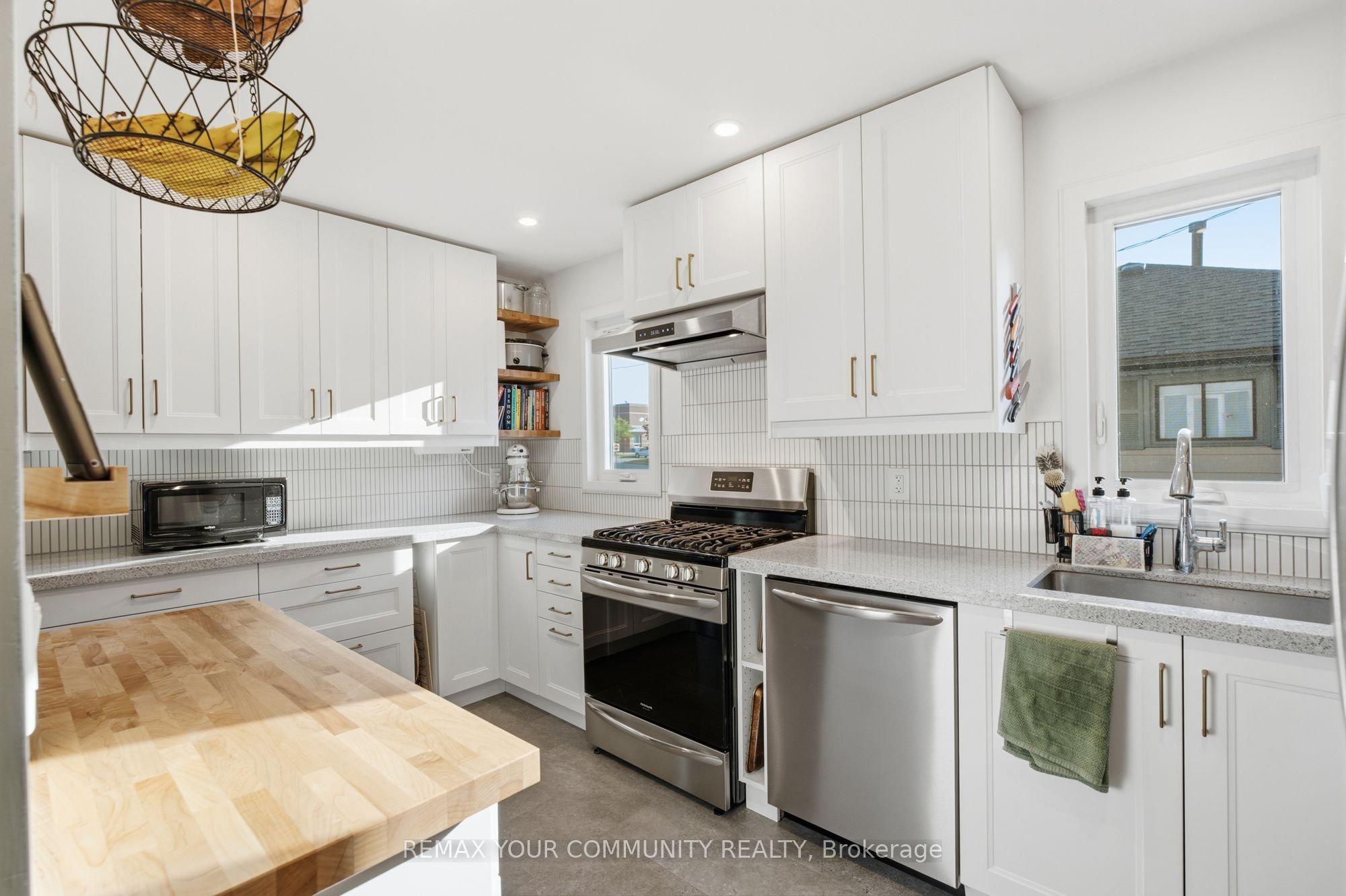 269 ROGERS Road, Newmarket, ON L3Y 1G5 photo 4