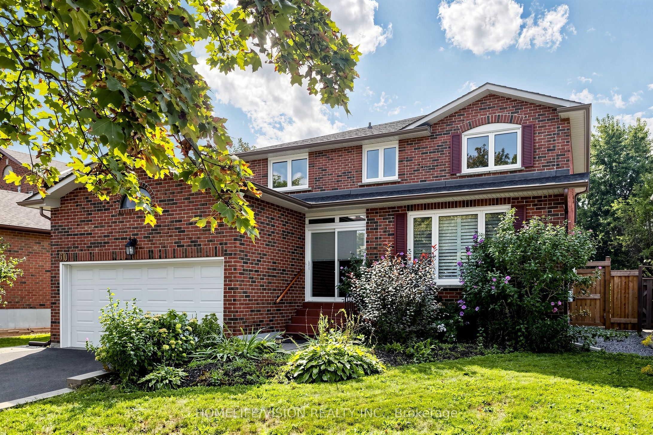 60 Carrington Drive, Richmond Hill, ON L4C 8A4 photo 2