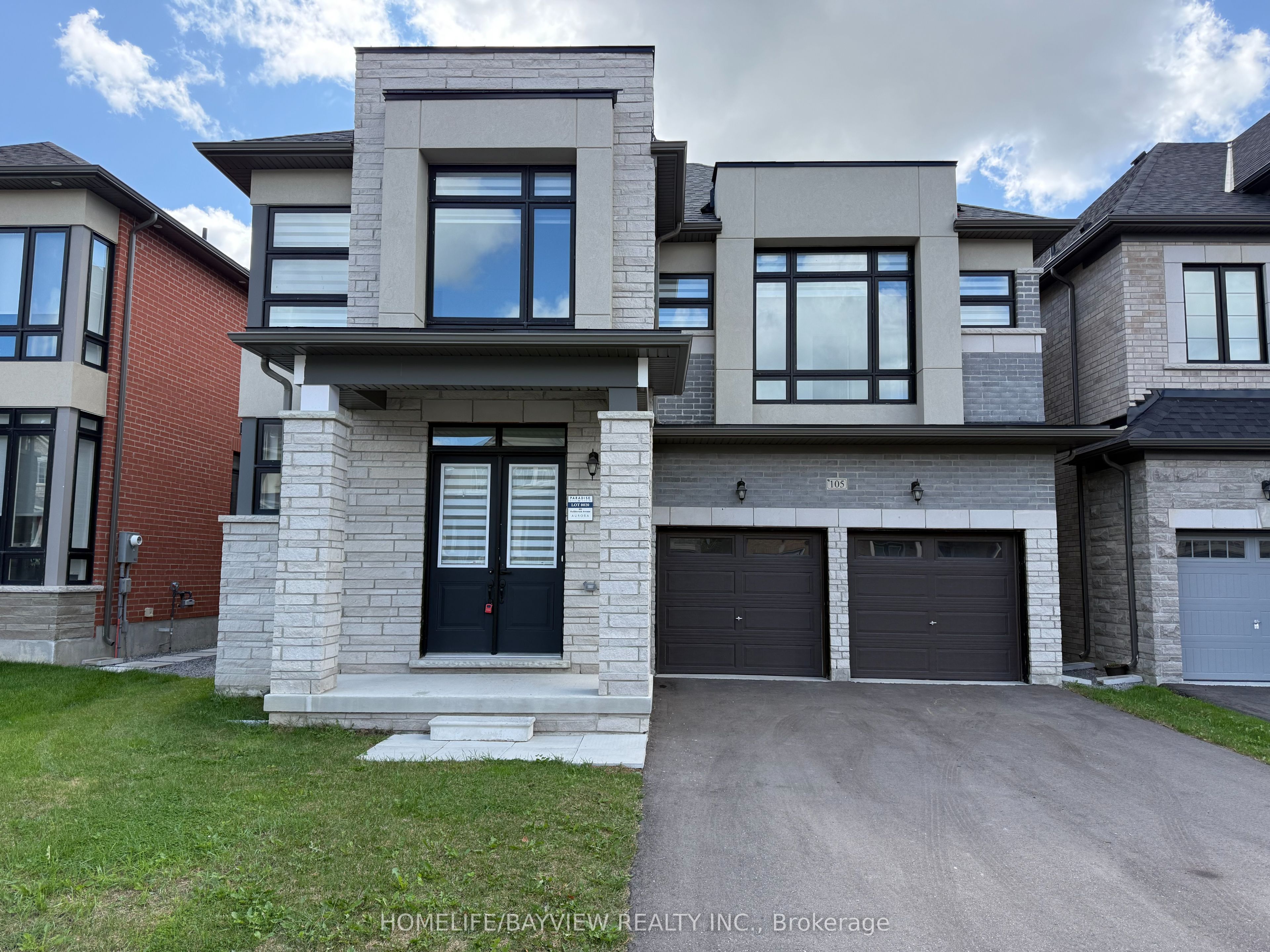 105 Halldorson Avenue, Aurora, ON L4G 7B6
