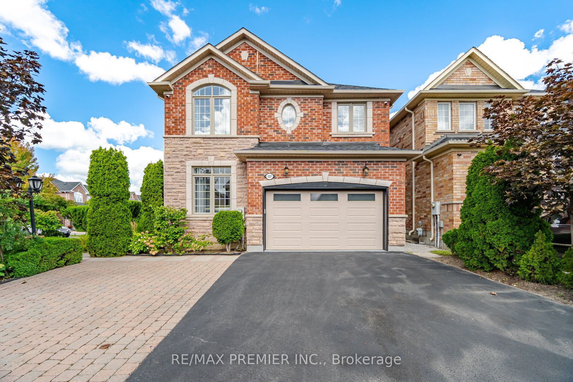 127 Ozner Crescent, Vaughan, ON L4H 0G1