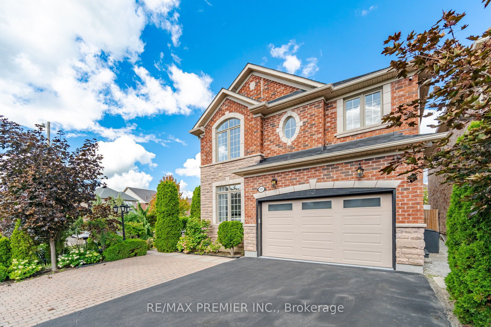 127 Ozner Crescent, Vaughan, ON L4H 0G1 photo 2