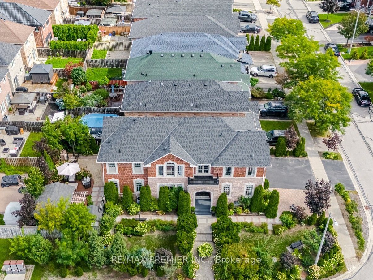127 Ozner Crescent, Vaughan, ON L4H 0G1 photo 3