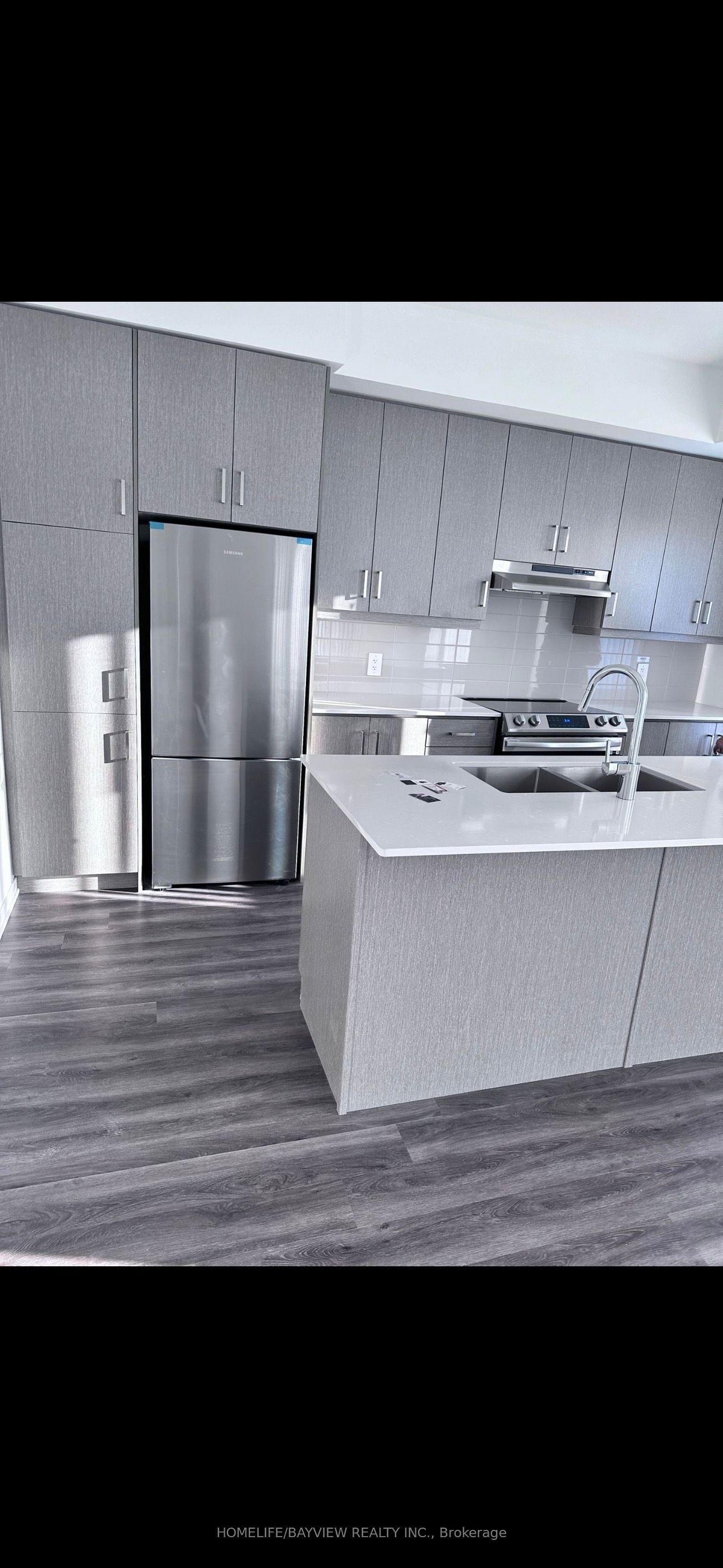 141 Honeycrisp Crescent 199, Vaughan, ON L4K 5Z8 photo 5