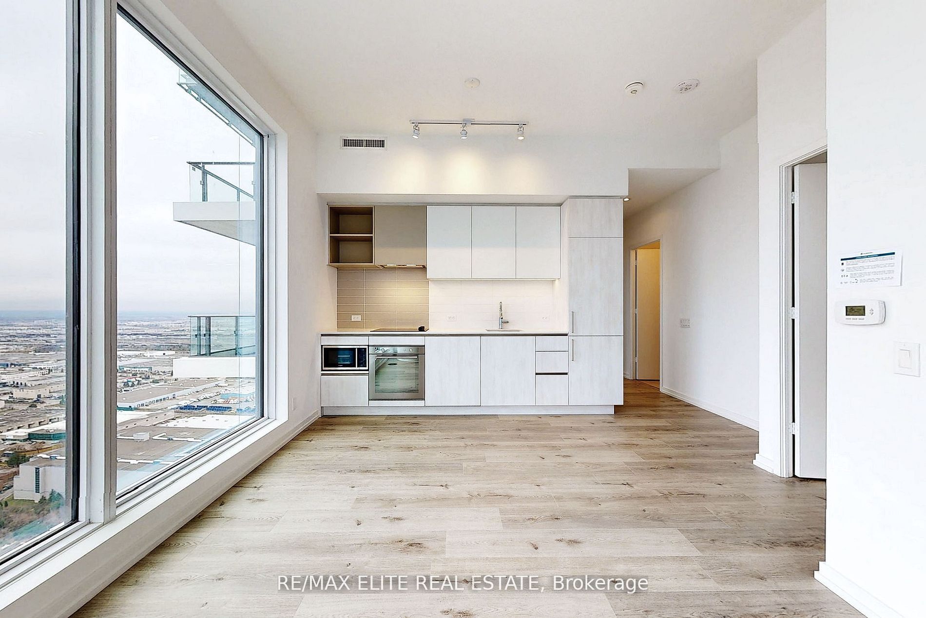 7890 Jane Street 4806, Vaughan, ON L4K 0L1 photo 4