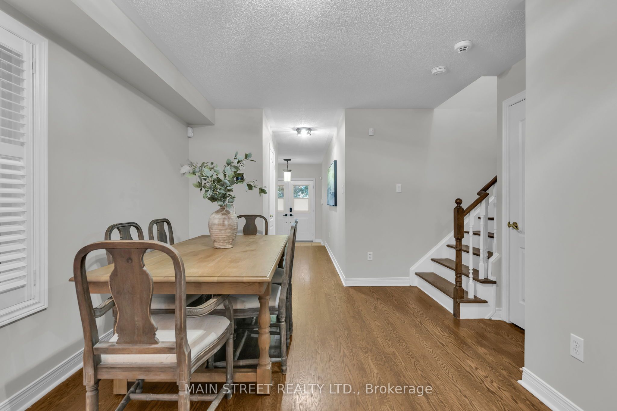 821 Joe Persechini Drive, Newmarket, ON L3X 2T7 photo 4