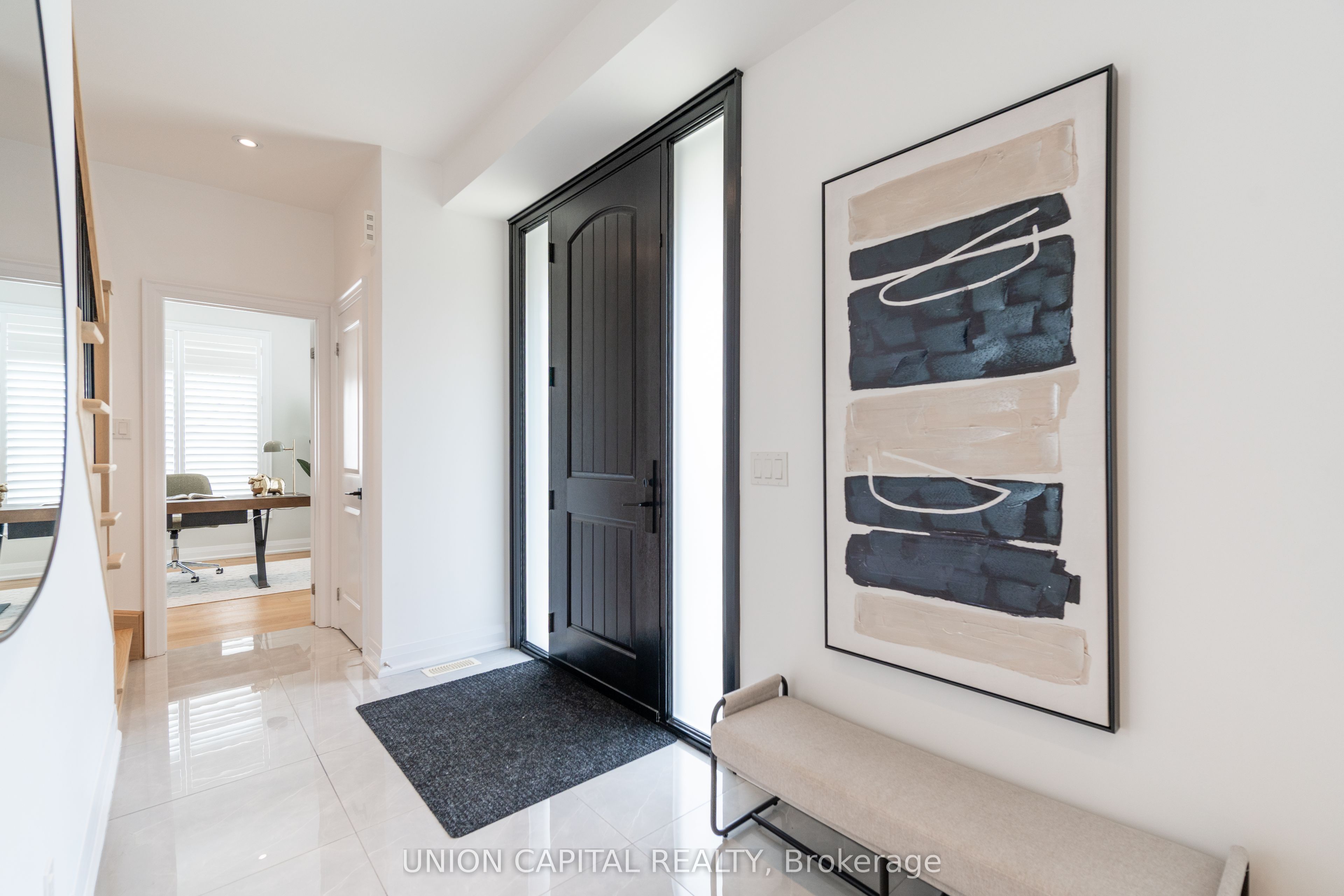 9 Seedling Crescent, Whitchurch-Stouffville, ON L4A 4V4 photo 3