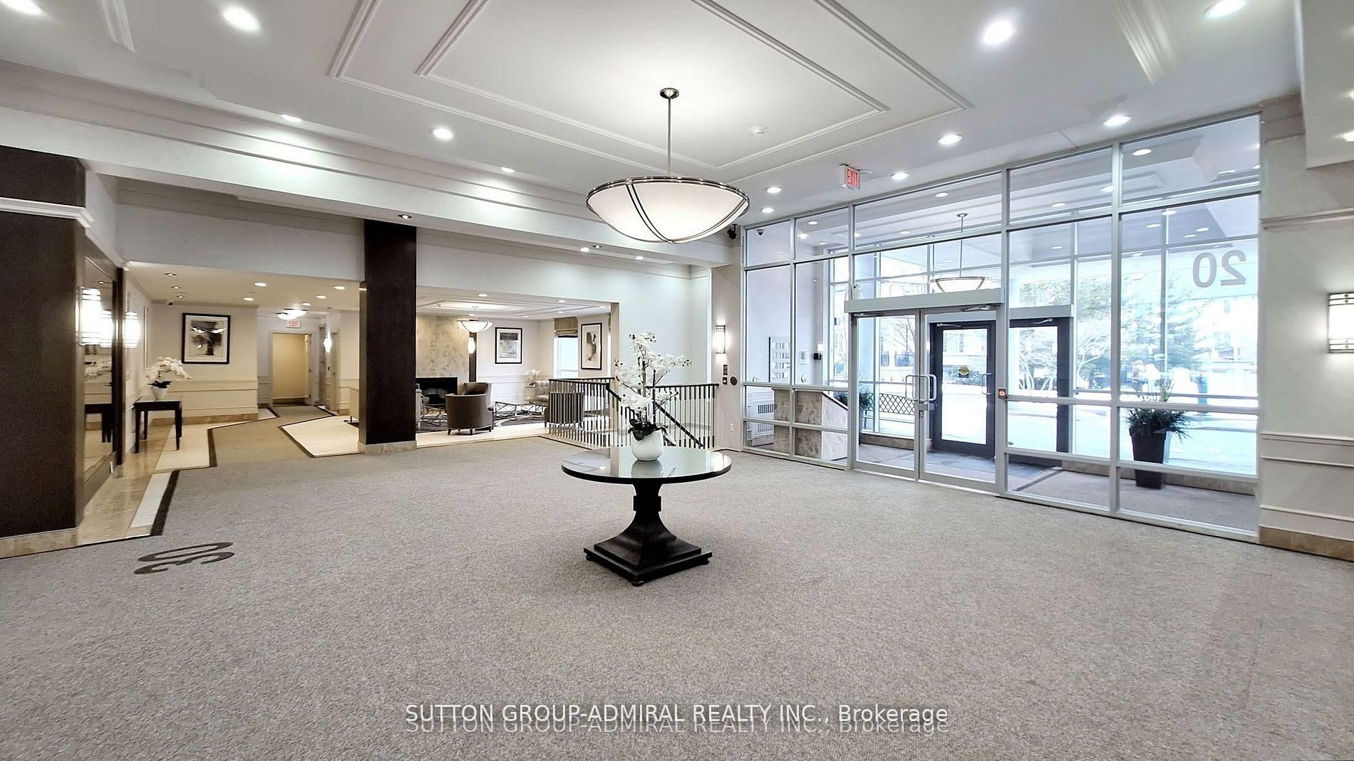 20 North Park Road 811, Vaughan, ON L4J 0G7 photo 3