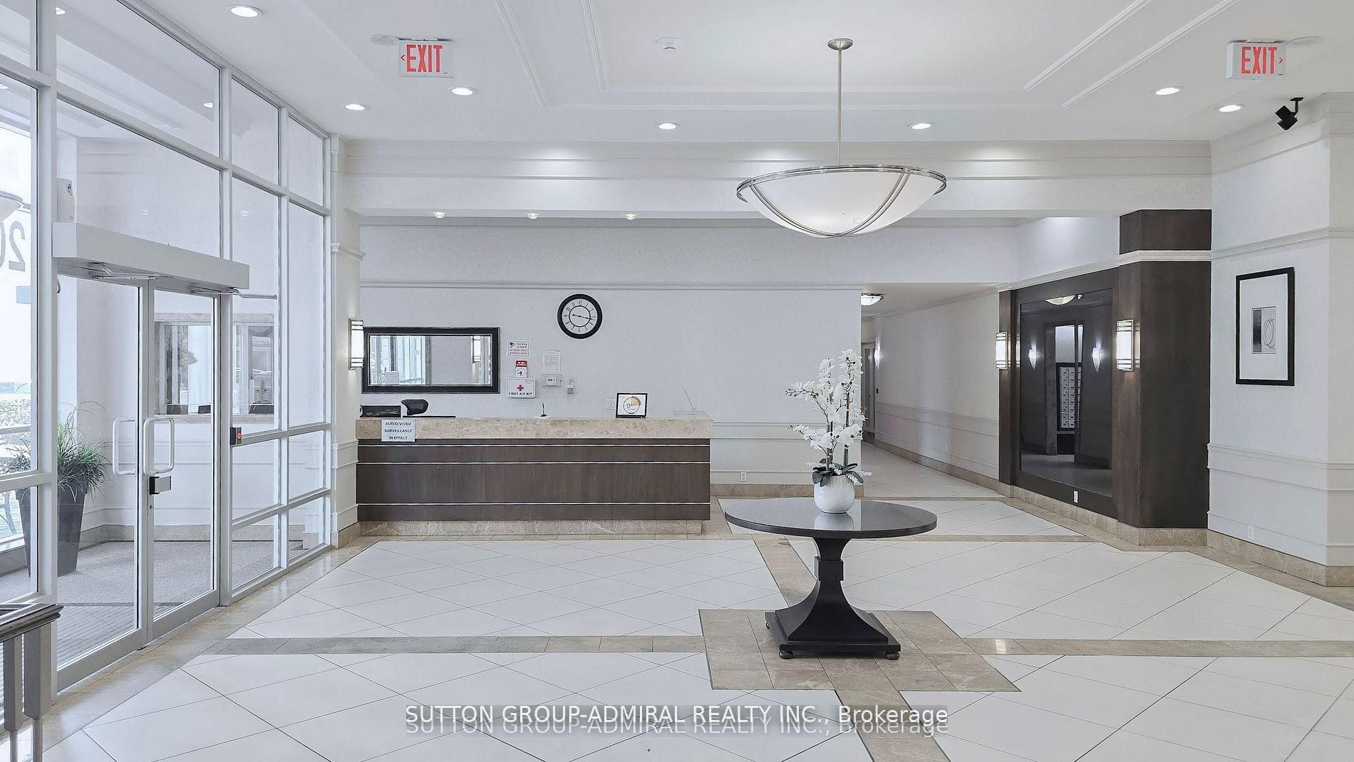20 North Park Road 811, Vaughan, ON L4J 0G7 photo 4