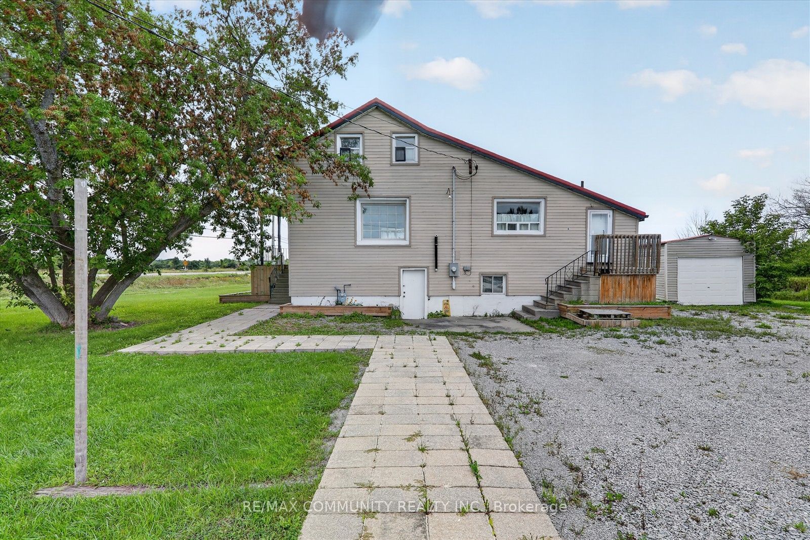 6 Sunkist Road, Georgina, ON L0E 1N0