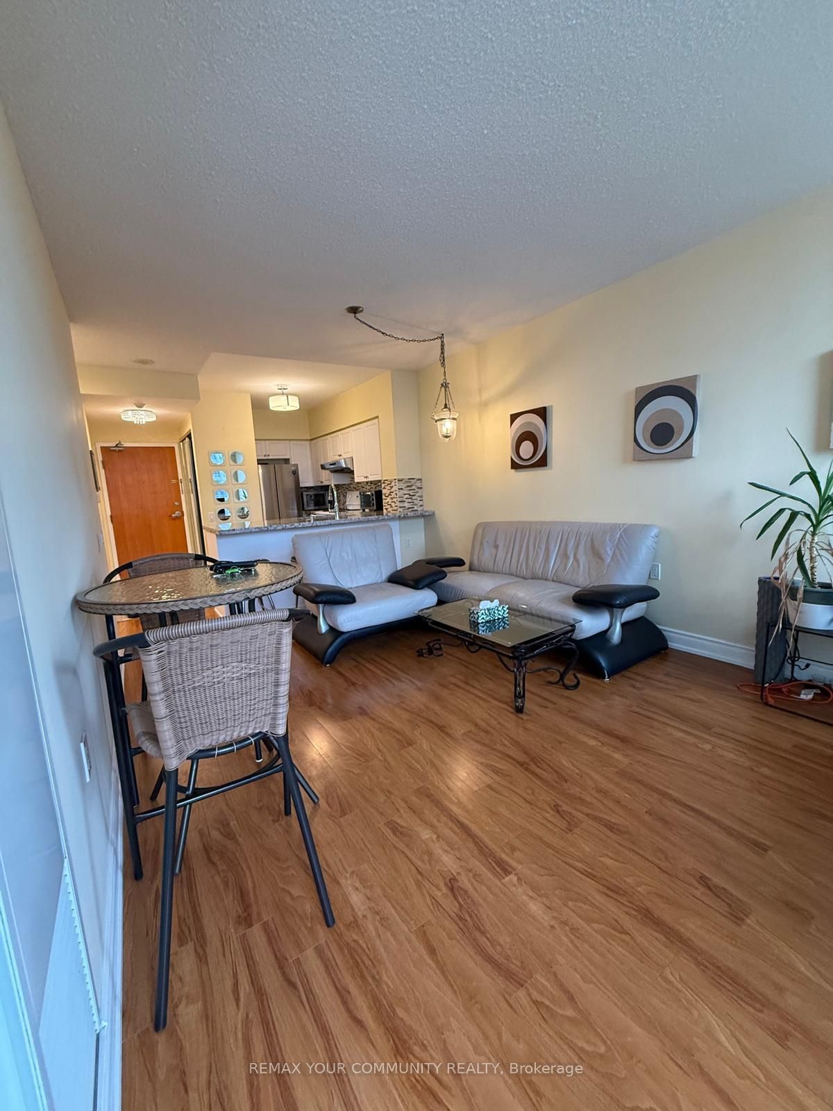 9017 Leslie Street 1102, Richmond Hill, ON L4B 4R8 photo 2