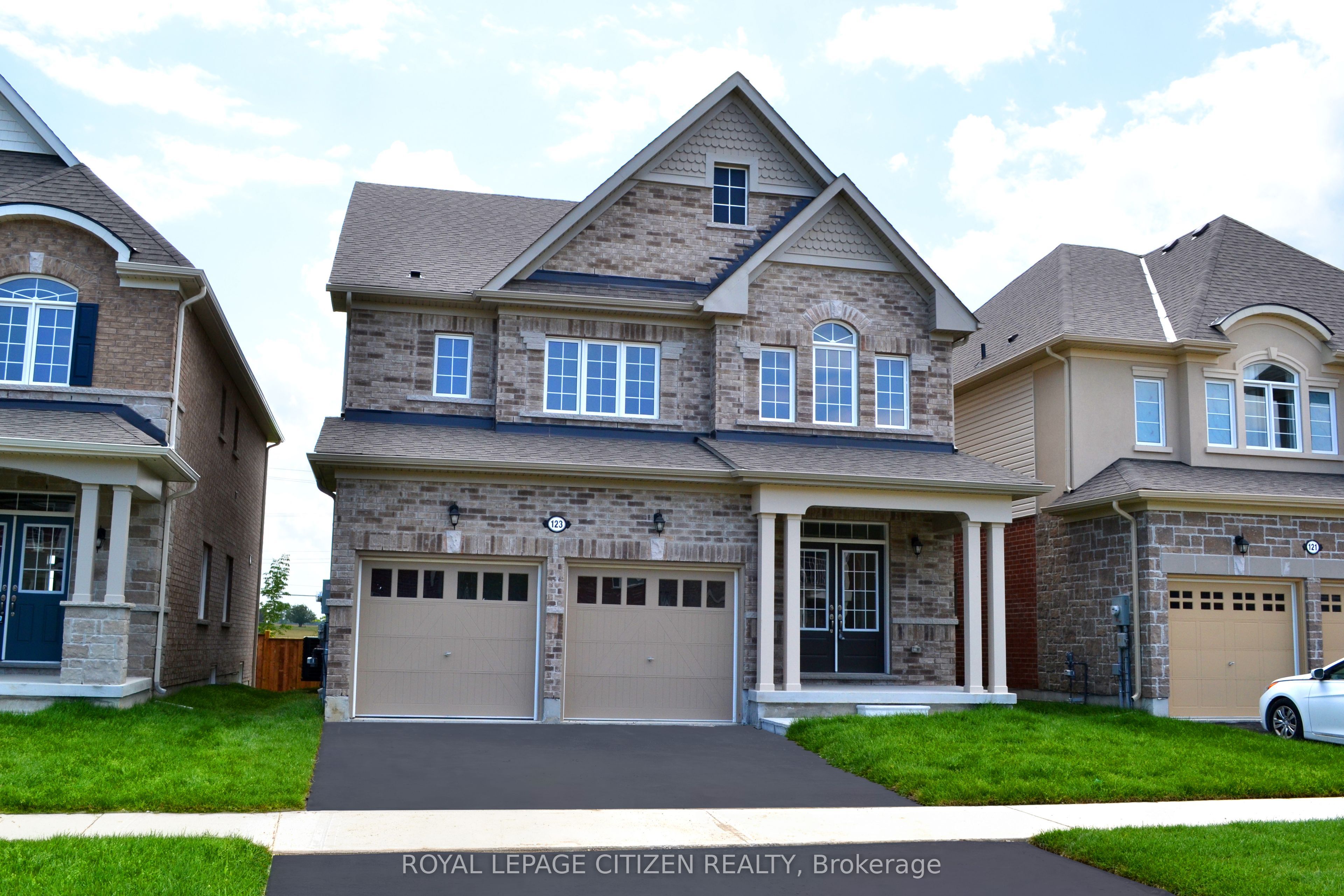 123 Cliff Thompson Crescent, Georgina, ON L0E 1R0