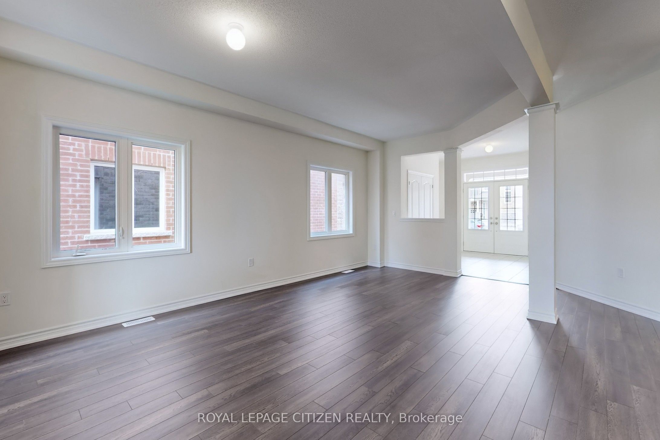 123 Cliff Thompson Crescent, Georgina, ON L0E 1R0 photo 2