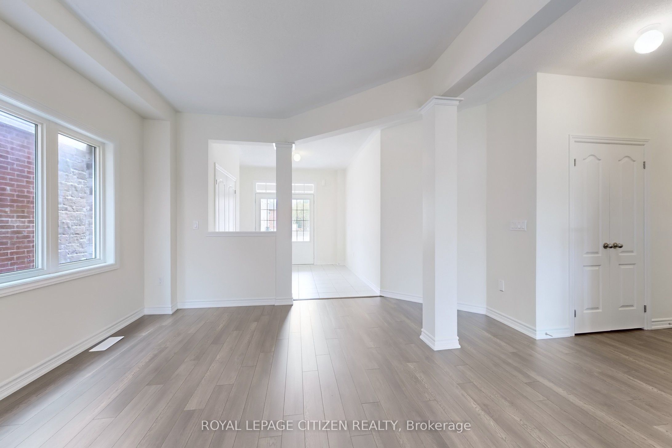 123 Cliff Thompson Crescent, Georgina, ON L0E 1R0 photo 3