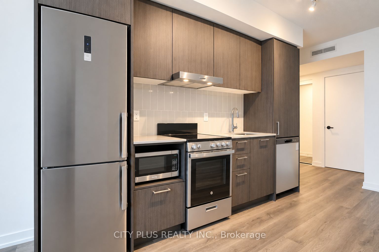 195 COMMERCE Street 1703, Vaughan, ON L4K 0P9 photo 5
