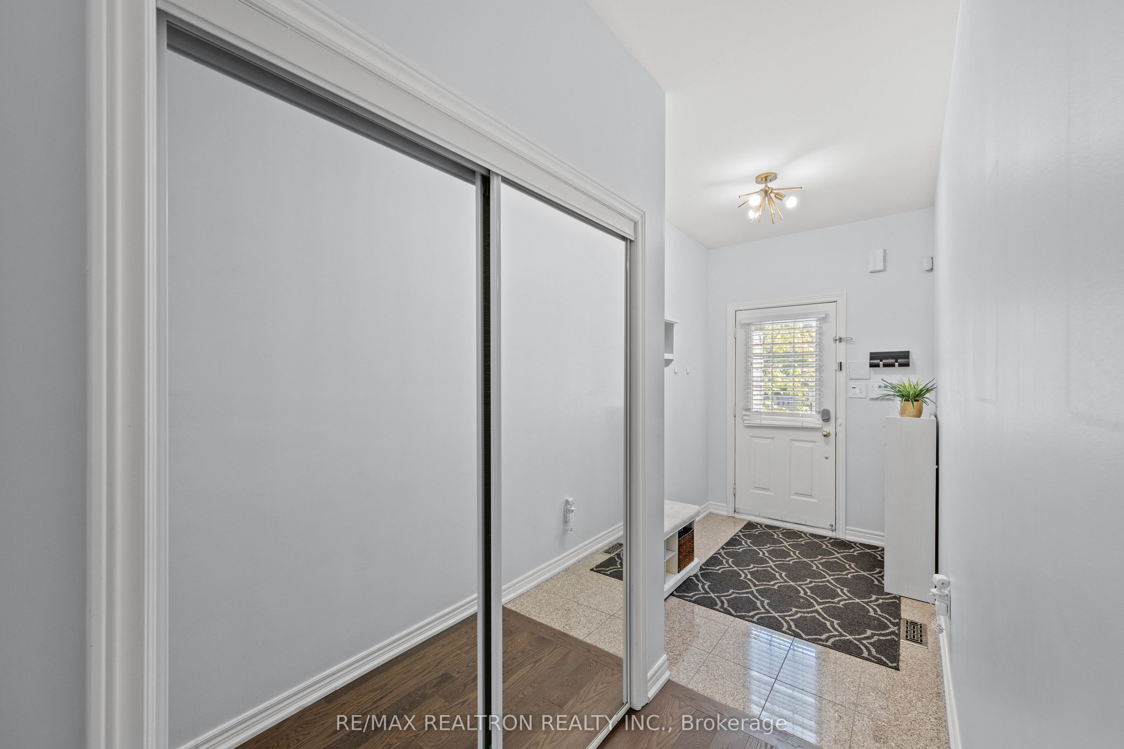 56 North Lake Road 23, Richmond Hill, ON L4E 0G5 photo 3