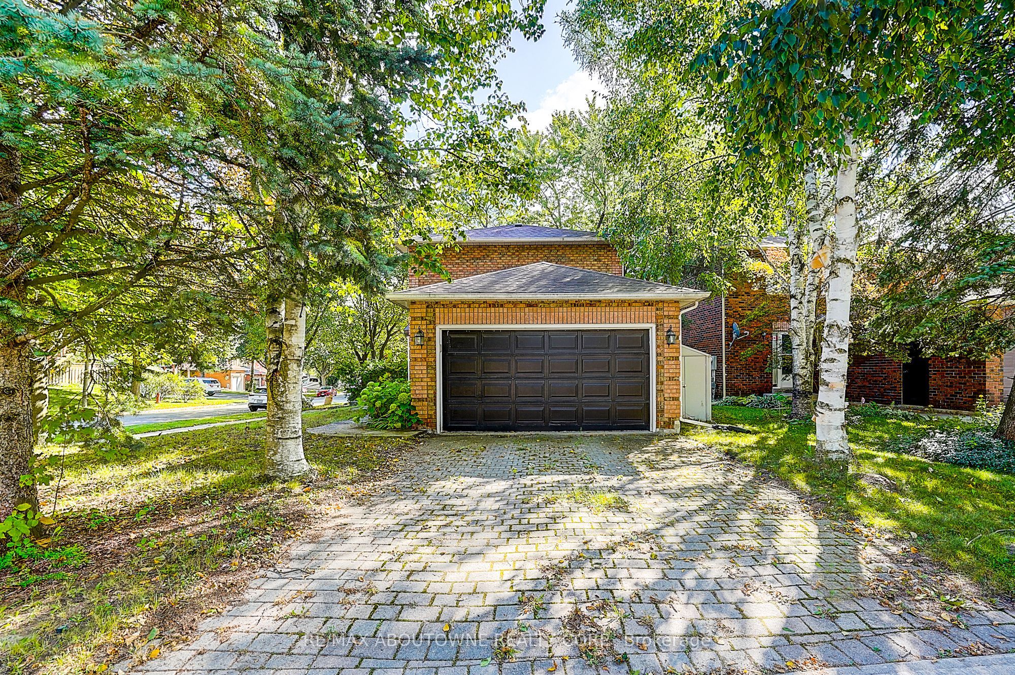 47 April Gardens, Aurora, ON L4G 4R3 photo 3
