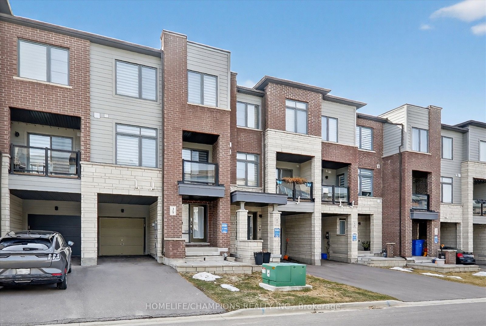 39 Delano Way, Newmarket, ON L3X 0L4 photo 2