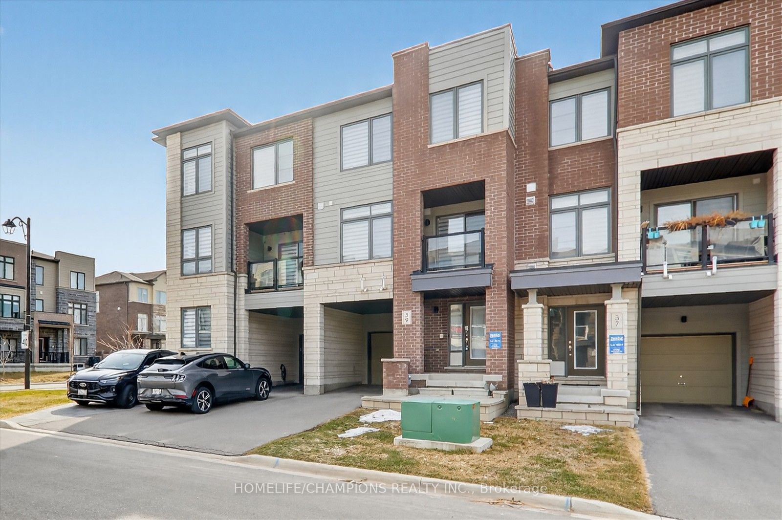 39 Delano Way, Newmarket, ON L3X 0L4 photo 3