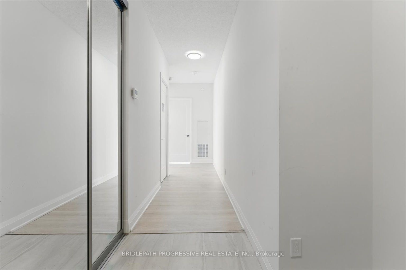 398 Highway 7 E 1502, Richmond Hill, ON L4B 0G7 photo 4