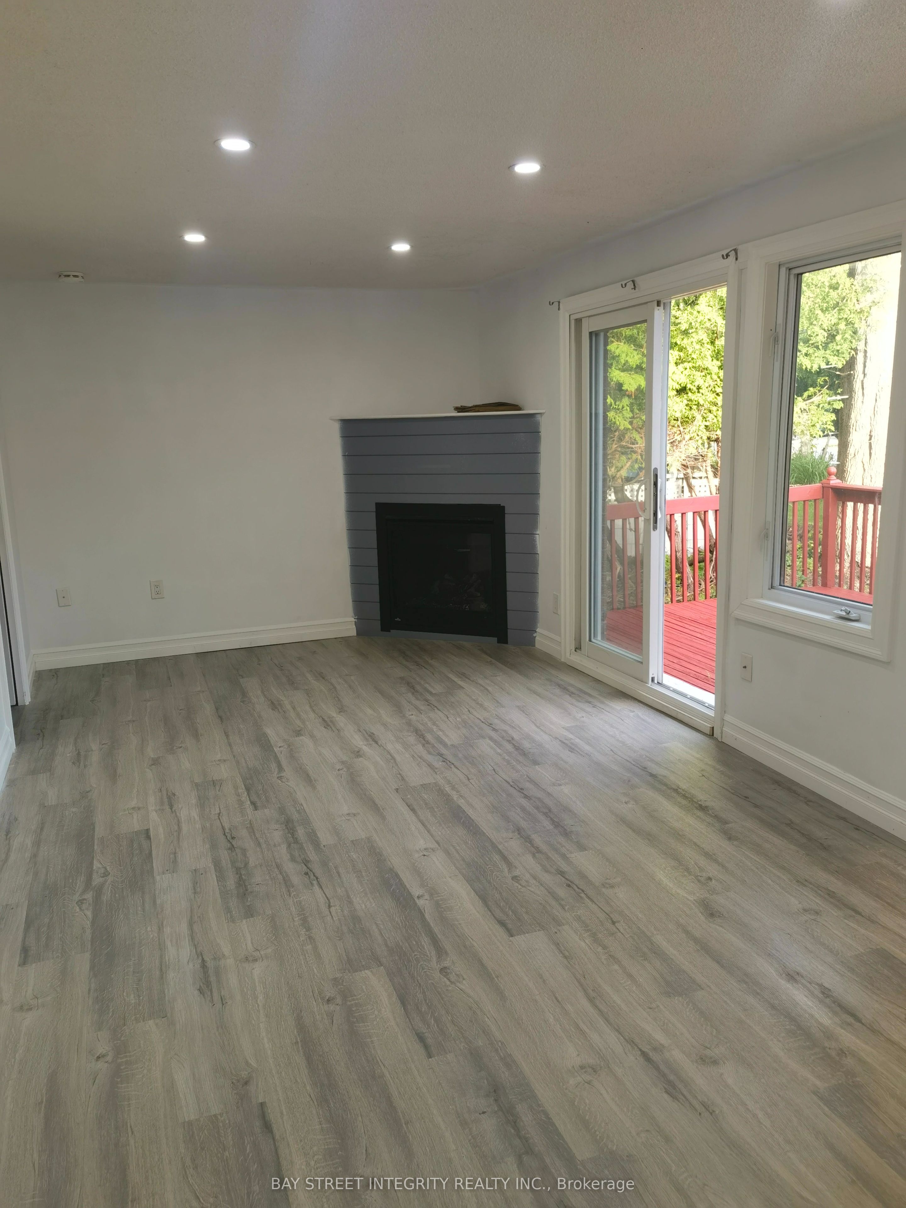 298 Lakeview Boulevard, Georgina, ON L4P 2Y7 photo 3