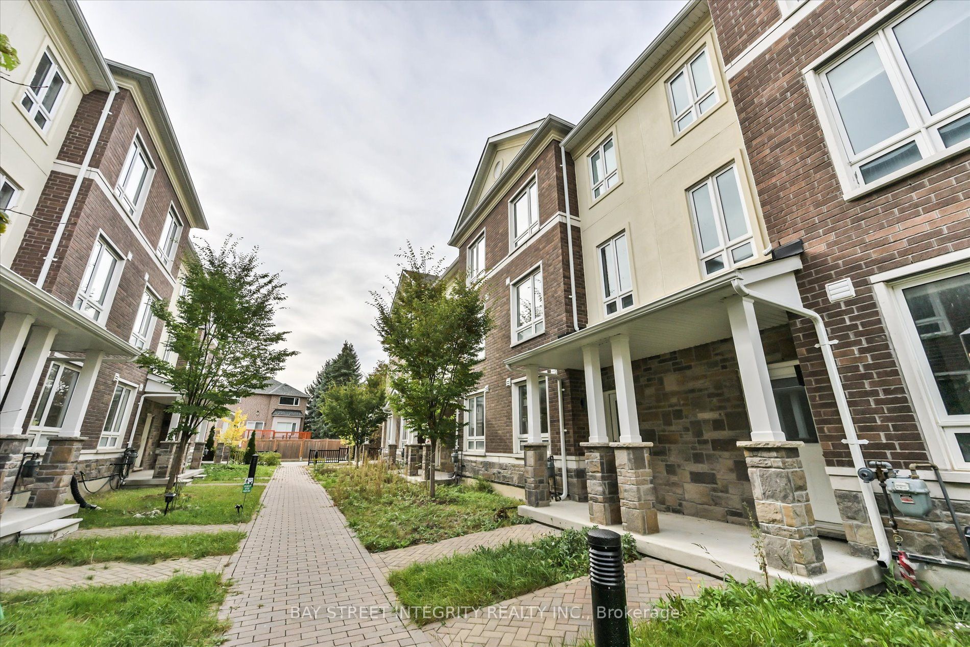 25 Chicago Lane, Markham, ON L6E 0V6 photo 2