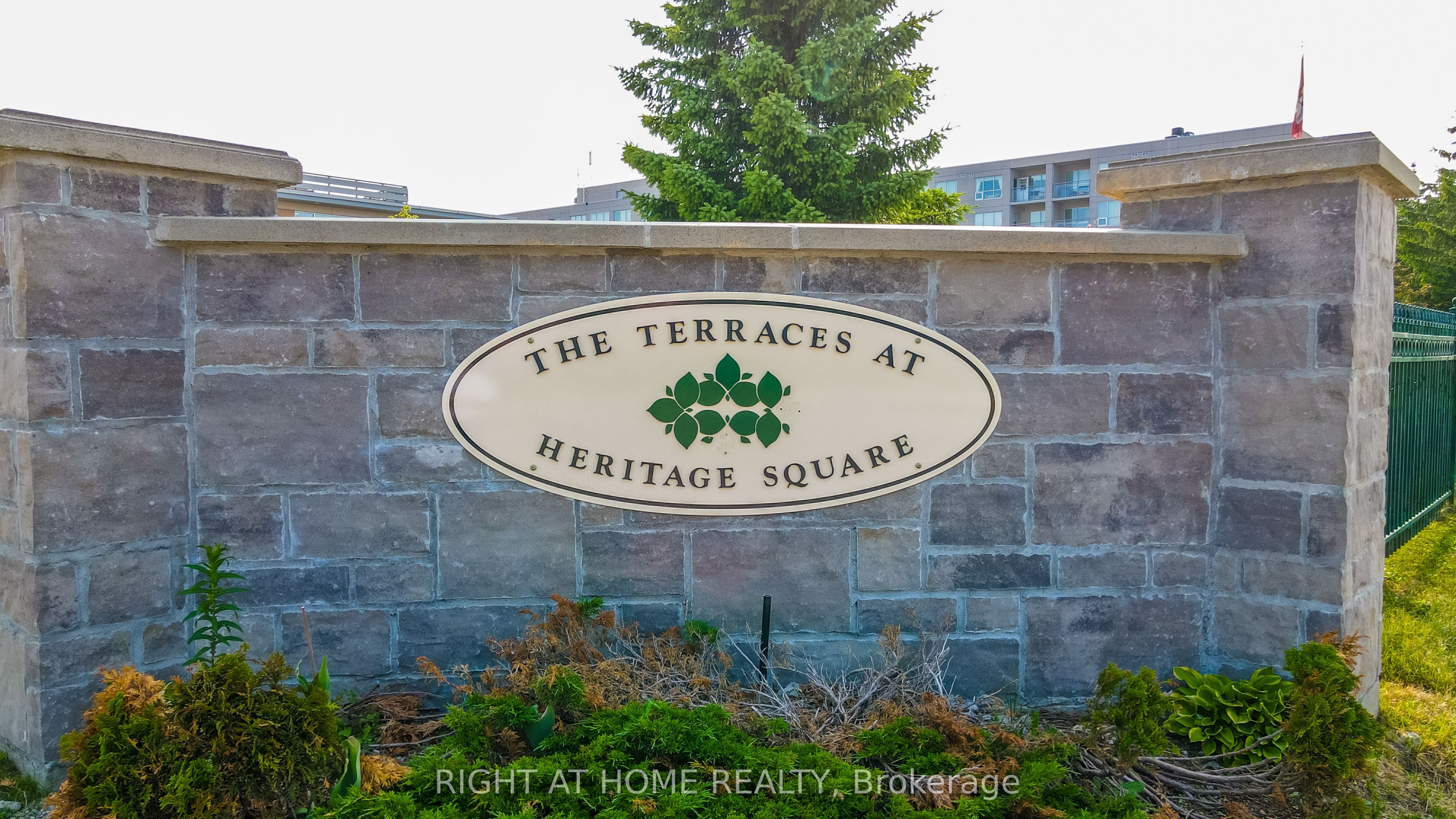 90 Dean Avenue 506, Barrie, ON L4N 0M3