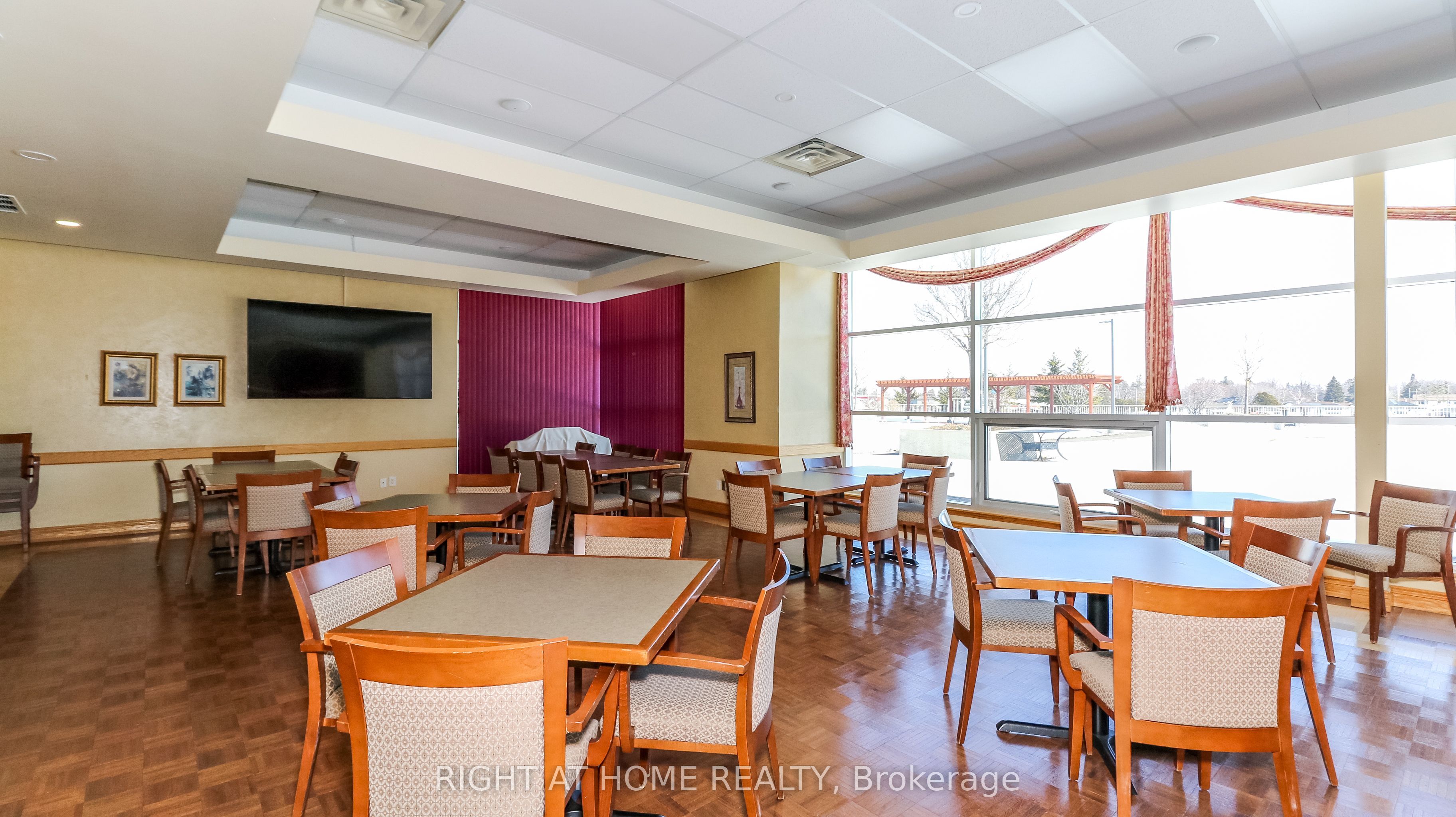 90 Dean Avenue 506, Barrie, ON L4N 0M3 photo 3
