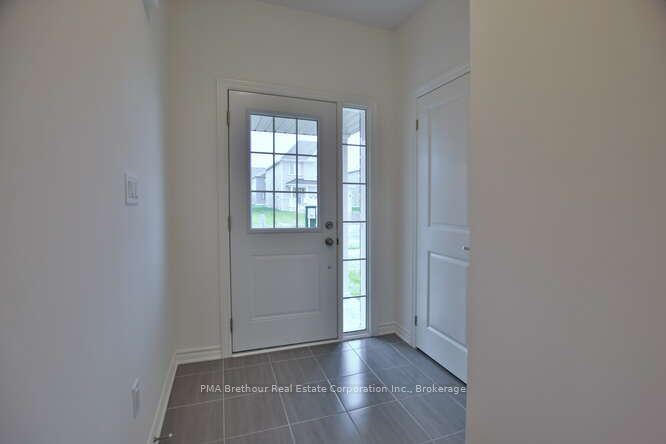 241 Mckenzie Drive, Clearview, ON L0M 1S0 photo 2