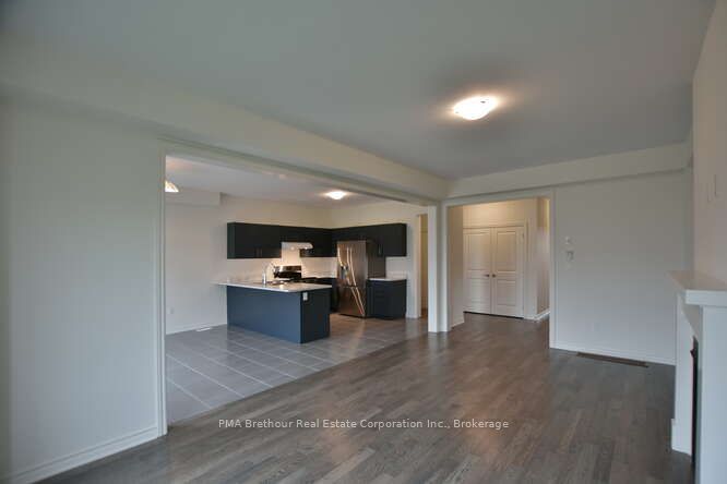 241 Mckenzie Drive, Clearview, ON L0M 1S0 photo 5