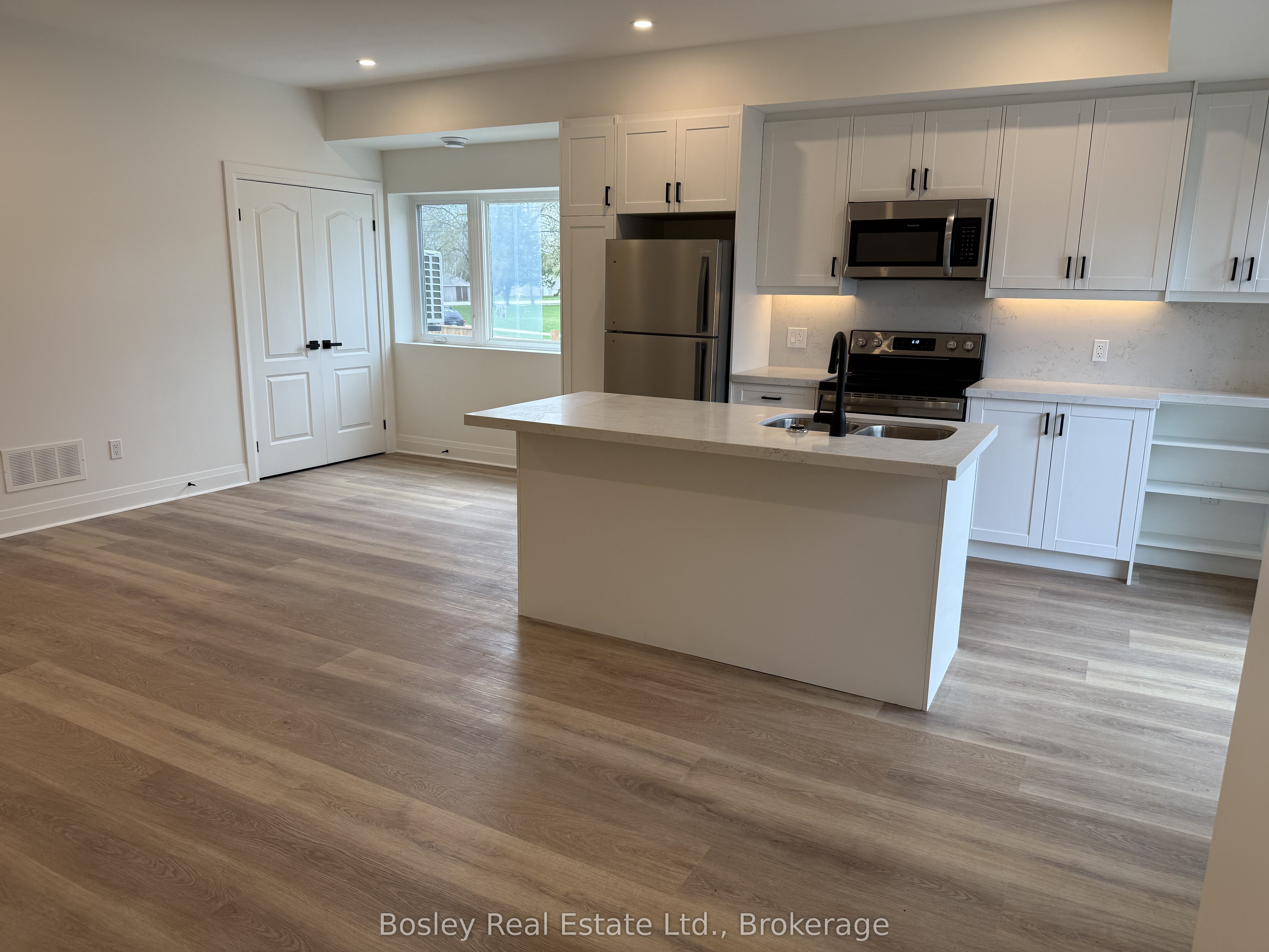 2 Golfview Drive 1, Collingwood, ON L9Y 0G7 photo 3