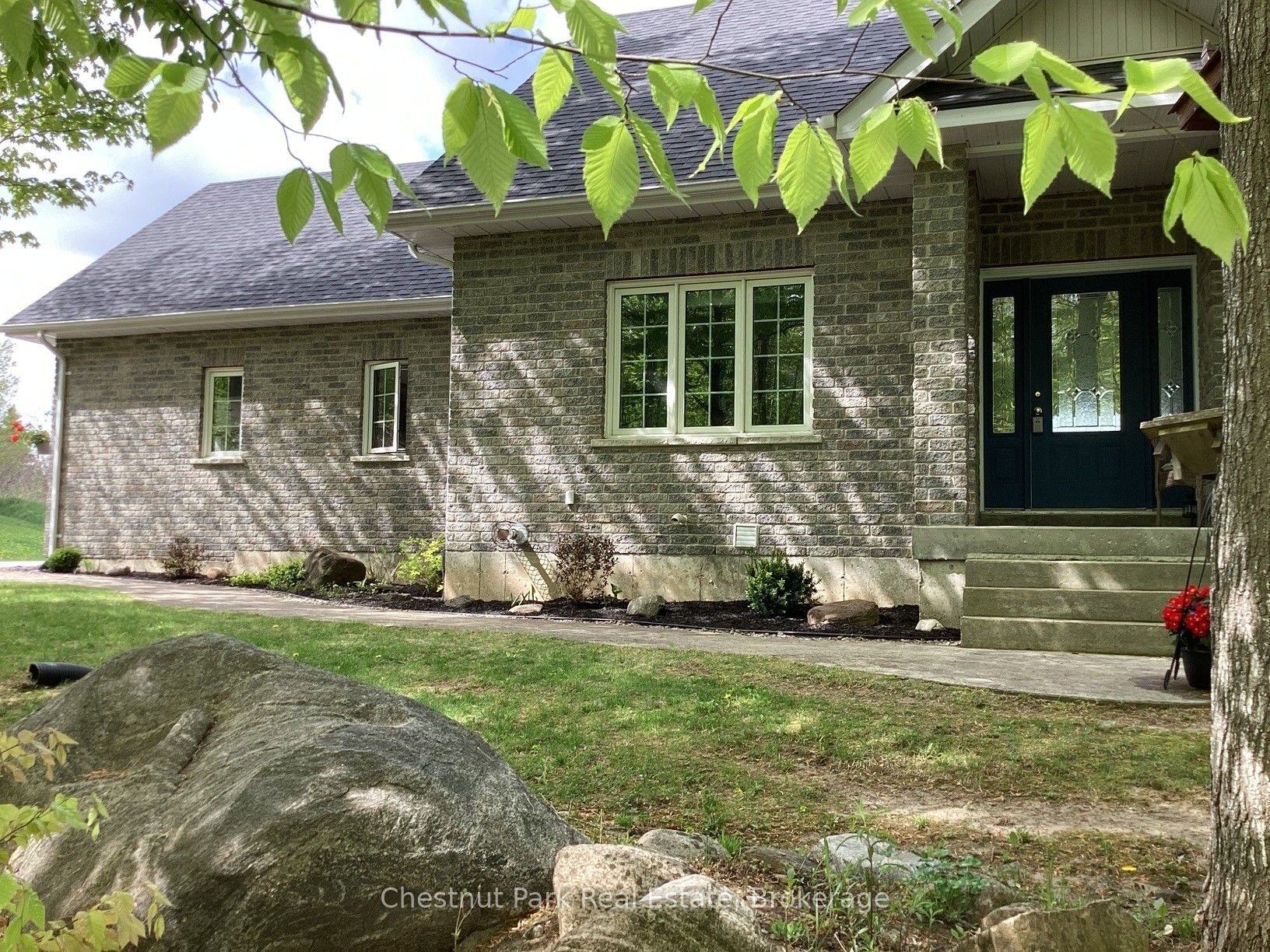 28 Boyd Crescent, Oro-Medonte, ON L0K 1N0 photo 3