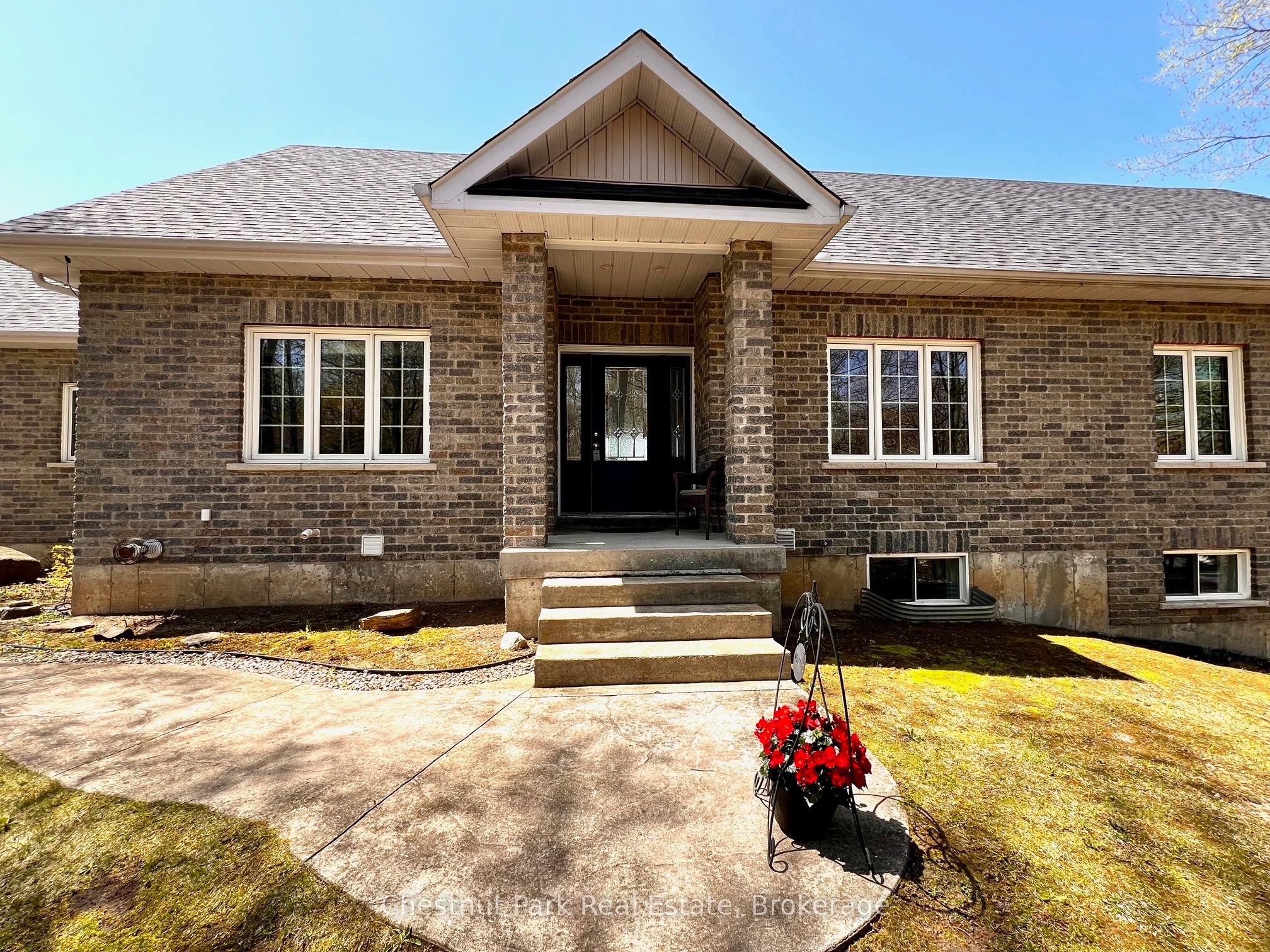 28 Boyd Crescent, Oro-Medonte, ON L0K 1N0 photo 5