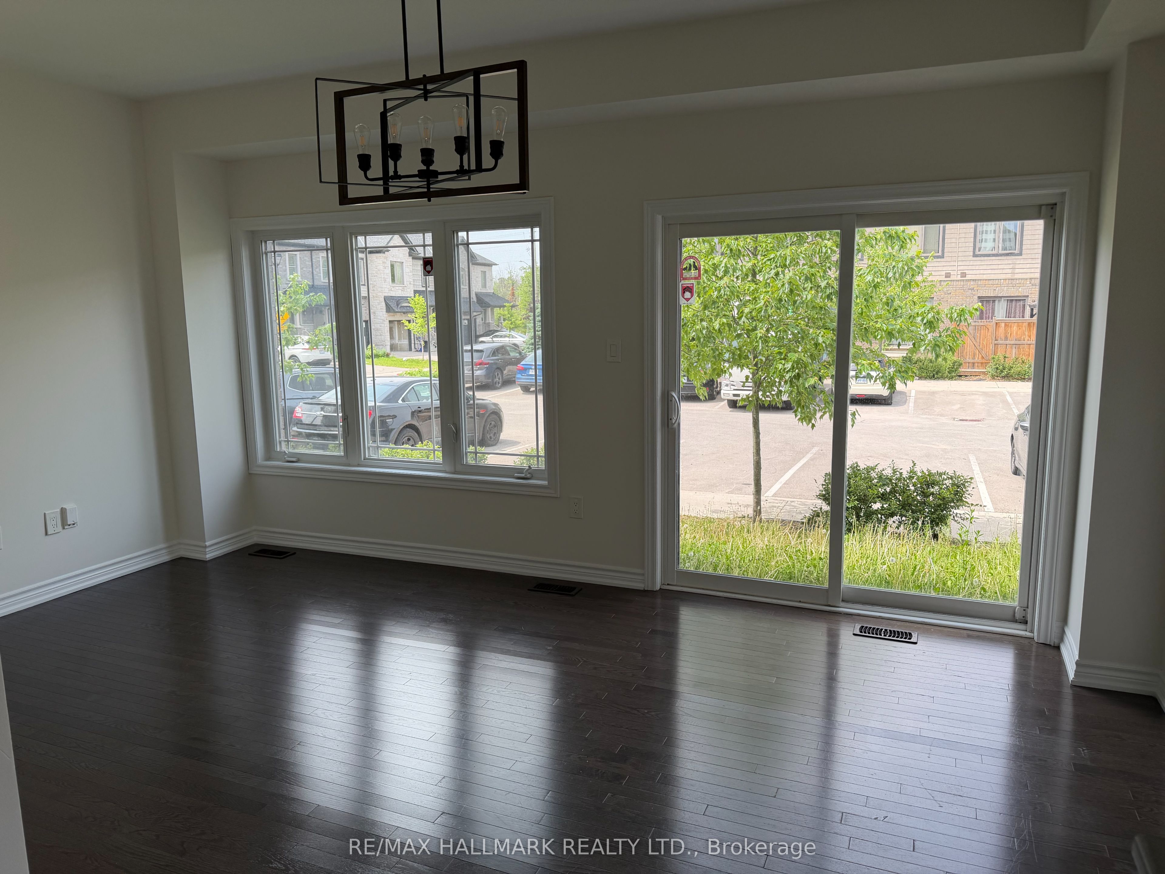 36 Deneb Street, Barrie, ON L4M 0K6 photo 3
