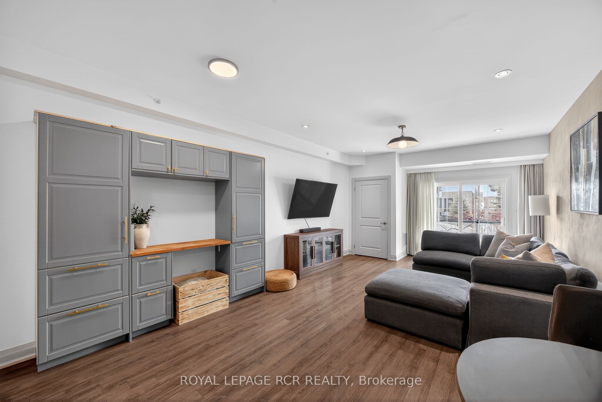 5 Greenwich Street 105, Barrie, ON L4N 7Y8