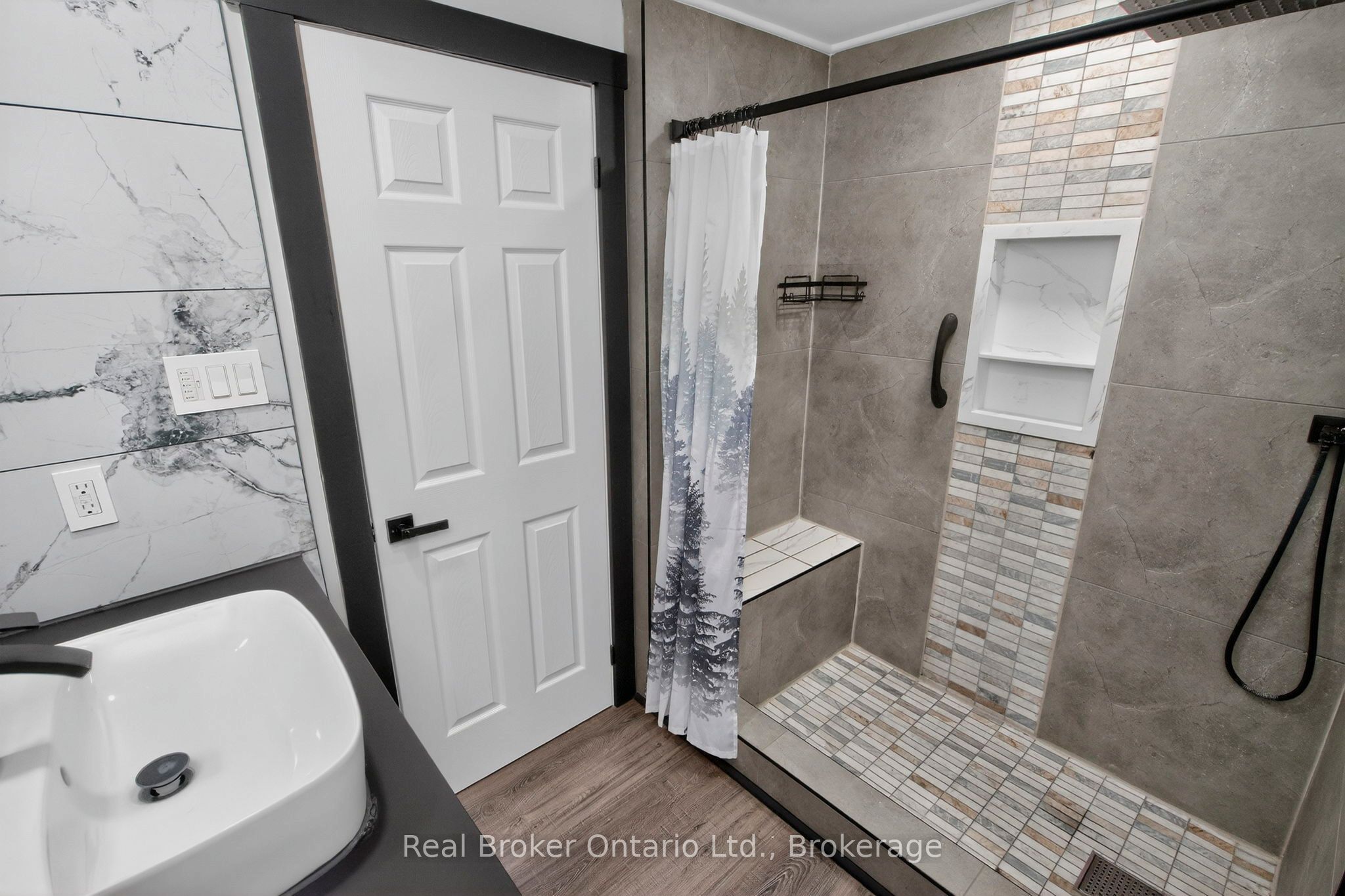 44 Byrnes Crescent, Penetanguishene, ON L9M 1V9 photo 3