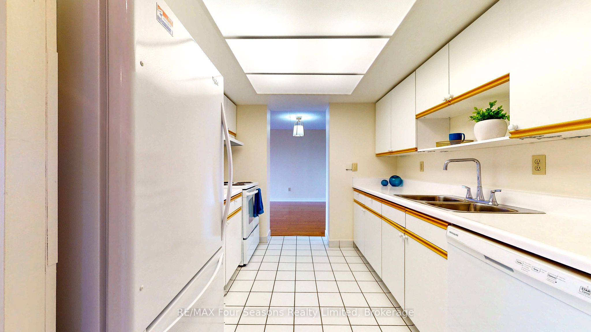 172 Eighth Street 409, Collingwood, ON L9Y 4T2 photo 5