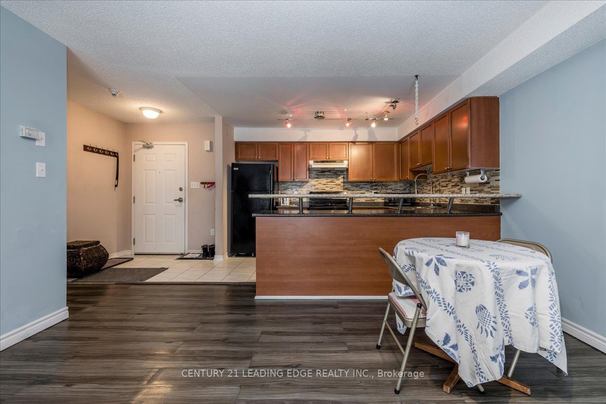 43 Coulter Street 20, Barrie, ON L4N 6L9 photo 2
