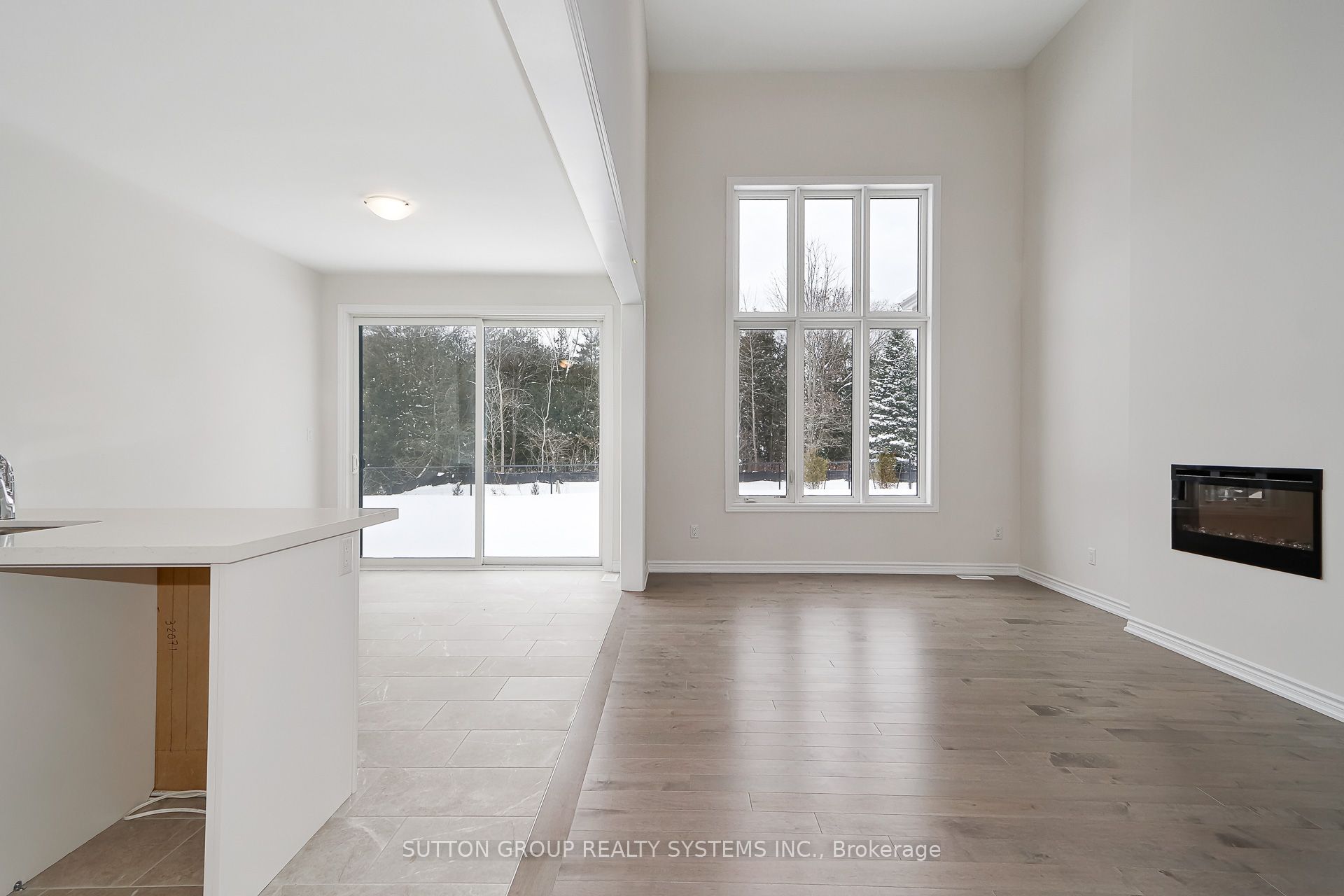 146 Roseanne Circle, Wasaga Beach, ON L9Z 0N1 photo 2