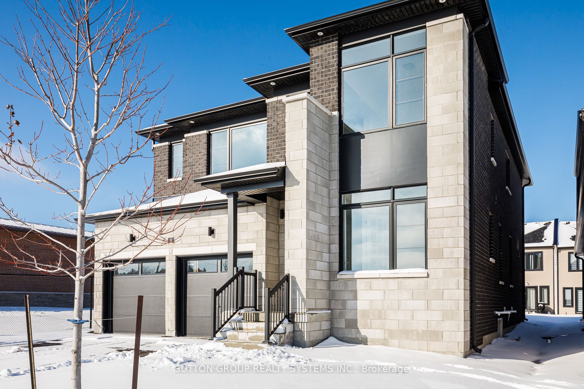 9 Sun Valley Avenue, Wasaga Beach, ON L9Z 0N6 photo 2