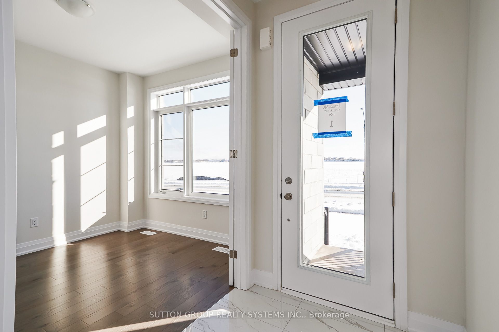 9 Sun Valley Avenue, Wasaga Beach, ON L9Z 0N6 photo 3